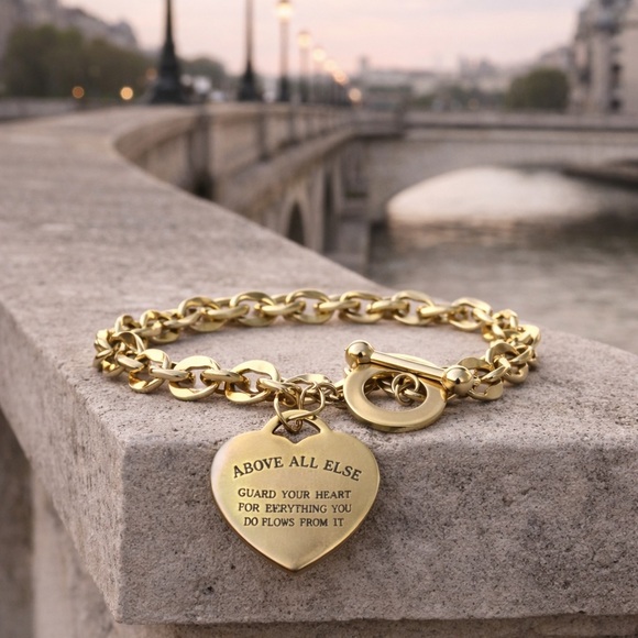 Jewelry - Gold Heart Charm Bracelet
